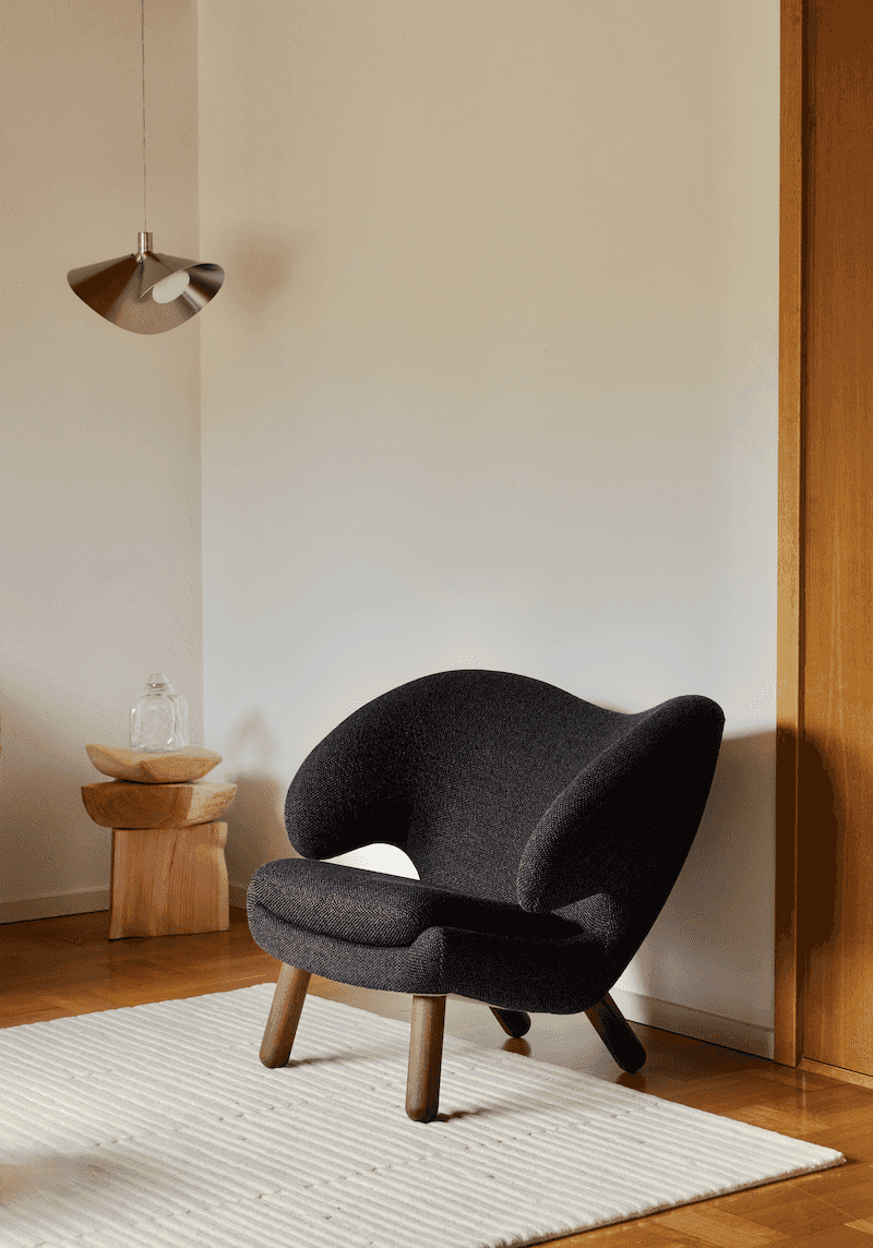 The Pelican Chair (Finn Juhl)