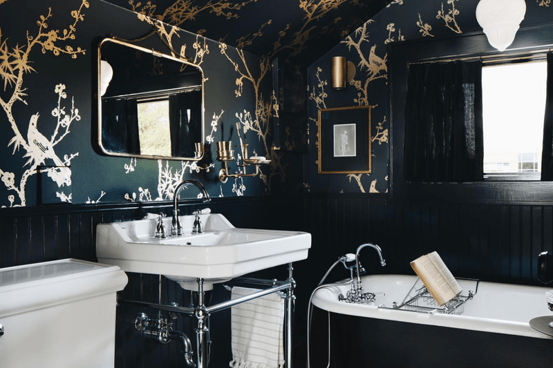 9 Bathroom Styles That Are On Their Way Out By The End Of The Decade (And 9 That Are Timeless) - Decor Hint Outdated: Themed Bathrooms