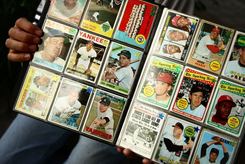 Indiana's Collectibles Market Faces Change With 14 Items Losing Value Fast And 6 Now Practically Worthless - Decor Hint Mass-Produced Sports Cards