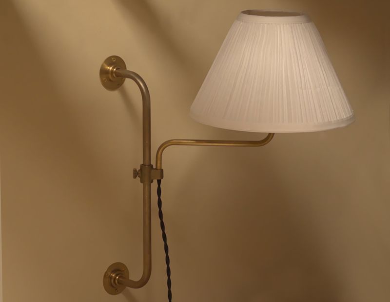 17 Mindful Decorating Ideas For Small Apartments - Decor Hint Wall-Mounted Lighting Saves Space