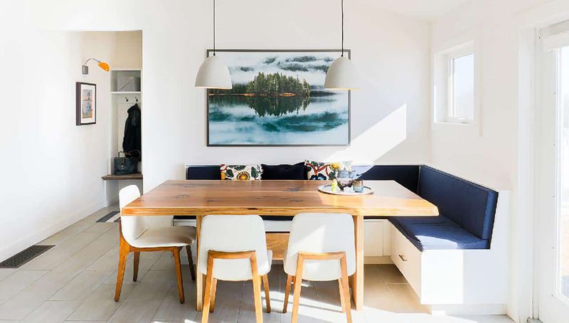 These 10 Old-School Boomer Home Ideas Are Cool Again And Everyone Wants Them - Decor Hint Handy Kitchen Breakfast Nooks
