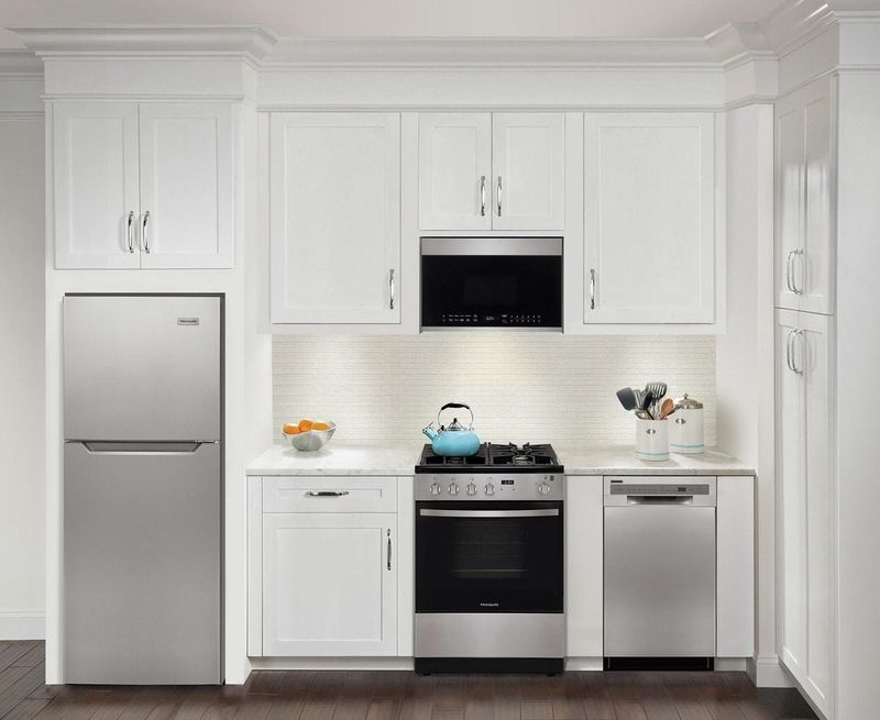 Winston‑Salem Kitchen Advice 6 Elements To Ditch For A More Elegant Look And 6 To Keep Instead - Decor Hint Coordinated Stainless Appliances (Keep)