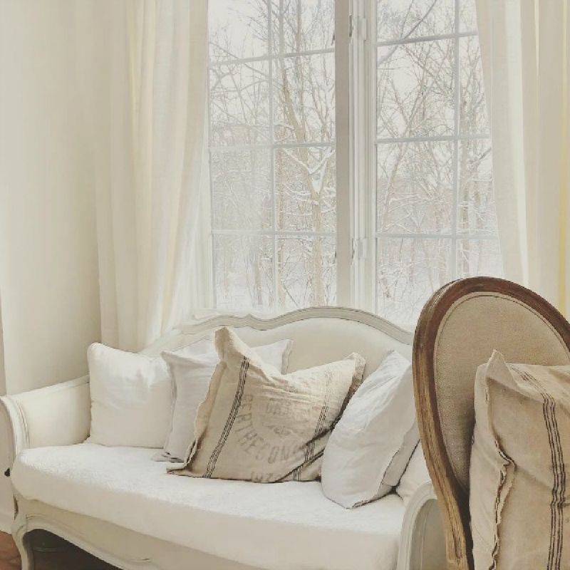 What a Texas Home Taught Me About European Country Style 9 Ideas To Borrow - Decor Hint Soft Linen and Cotton Textiles