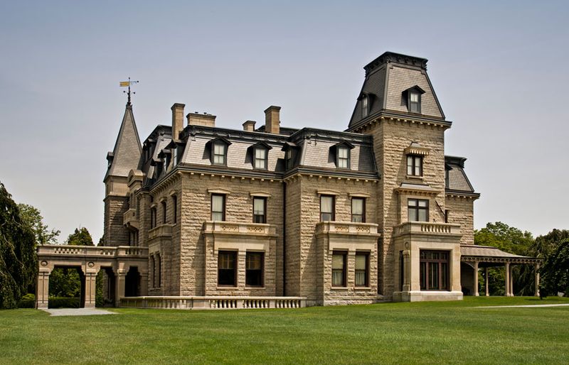 Chateau-Sur-Mer