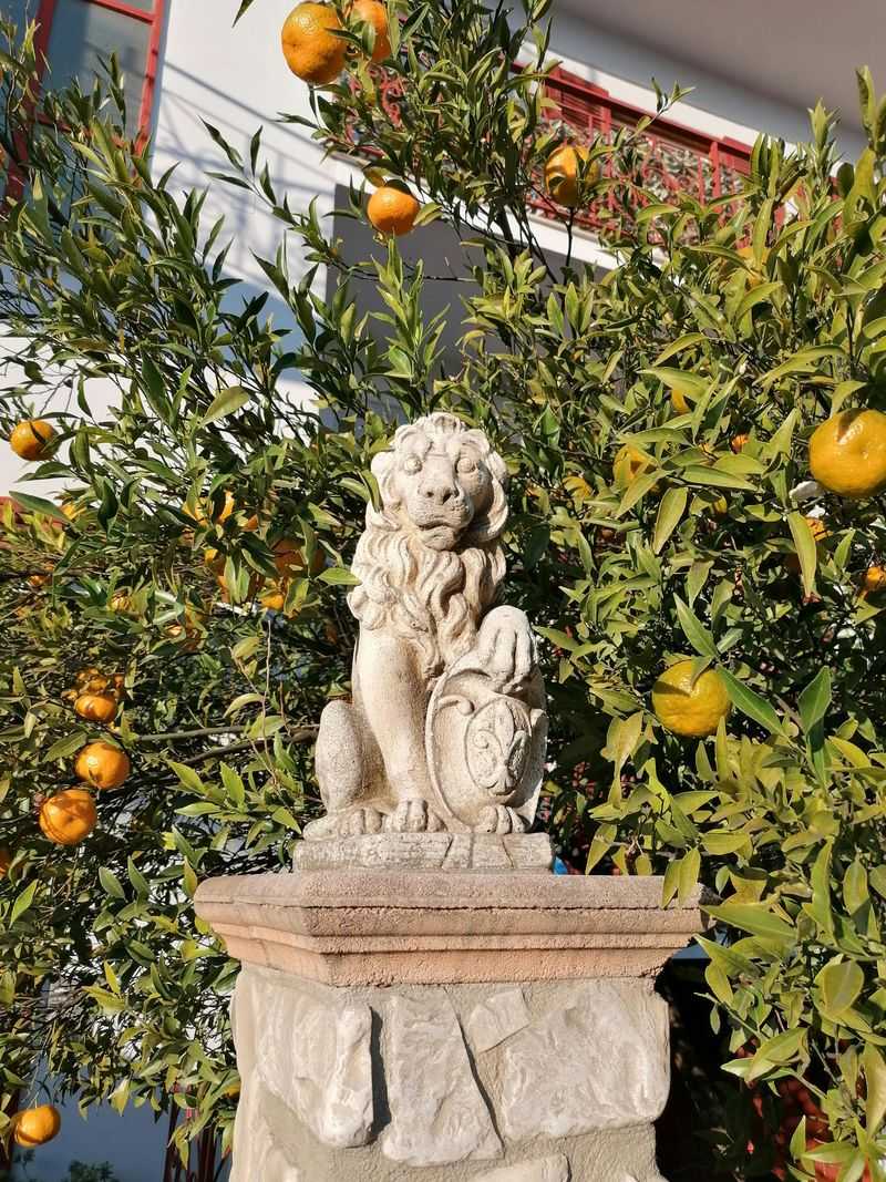 Incorporating Garden Art