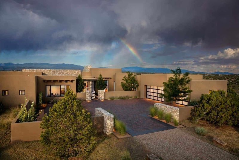 14 New Mexico Home Styles That Will Be History By 2030, Experts Reveal What's Falling Out Of Favor Fast - Decor Hint Santa Fe Style
