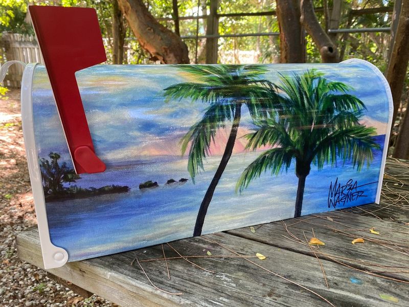 7 Coastal-Inspired Curb Appeal Ideas From Florida, And 5 Even Better Ones - Decor Hint Palm Tree Mailbox