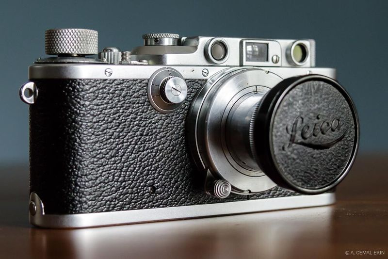 10 Things in Grandma's Living Room That Are Worth A Fortune - Decor Hint Vintage Cameras and Photography Equipment