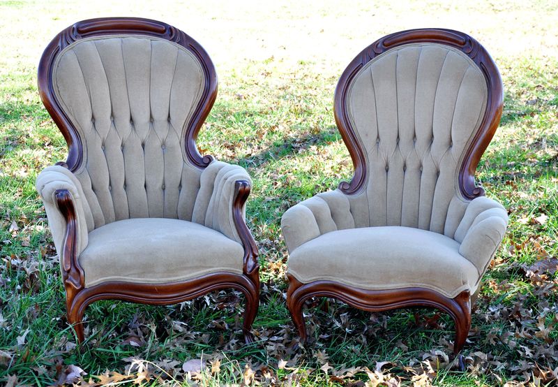 6 Valuable 1900s Interior Antiques (Plus 4 Hidden Gems That Are Worth A Fortune) - Decor Hint Victorian Parlor Chairs