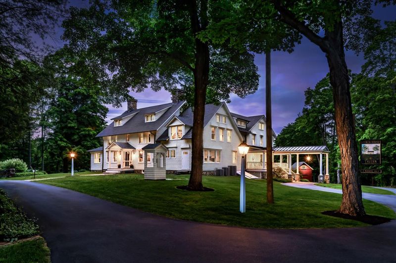 These 5 Connecticut Homes May Lose Value Fast But 7 Others Could Grow Even More - Decor Hint Historic Homes With Modern Updates