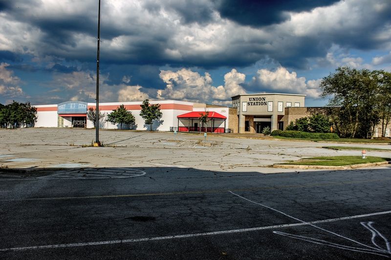 6 Types Of Homes In Georgia Expected To Lose Value By End Of 2025 (And 7 To Outperform) - Decor Hint Properties Near Declining Commercial Hubs