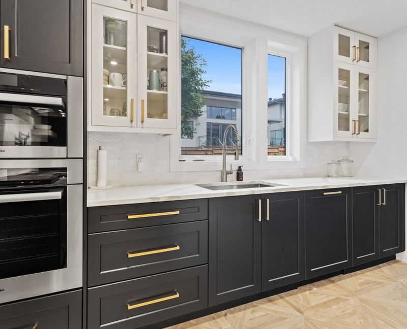 North Dakota’s Kitchens Are Getting A Makeover, See What’s Out And What’s In - Decor Hint Understated Hardware Letting Other Elements Shine