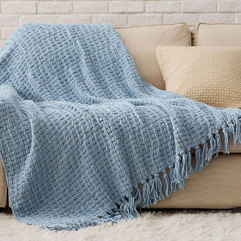 These 18 Spring Home Decor Picks Instantly Cheer Up Any Room Starting at $10 - Decor Hint Chunky Knit Throw Blanket
