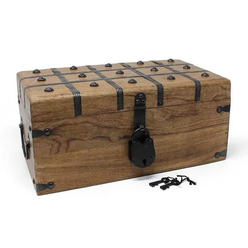 10 Types Of Antiques That Lose Value Over Time And 6 That Are Now Totally Worthless - Decor Hint Worn wooden trunks with missing hardware