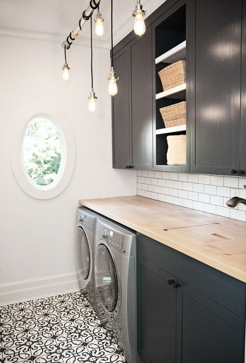 13 Affordable DIY Laundry Room Makeover Ideas And Guide - Decor Hint Budget Lighting