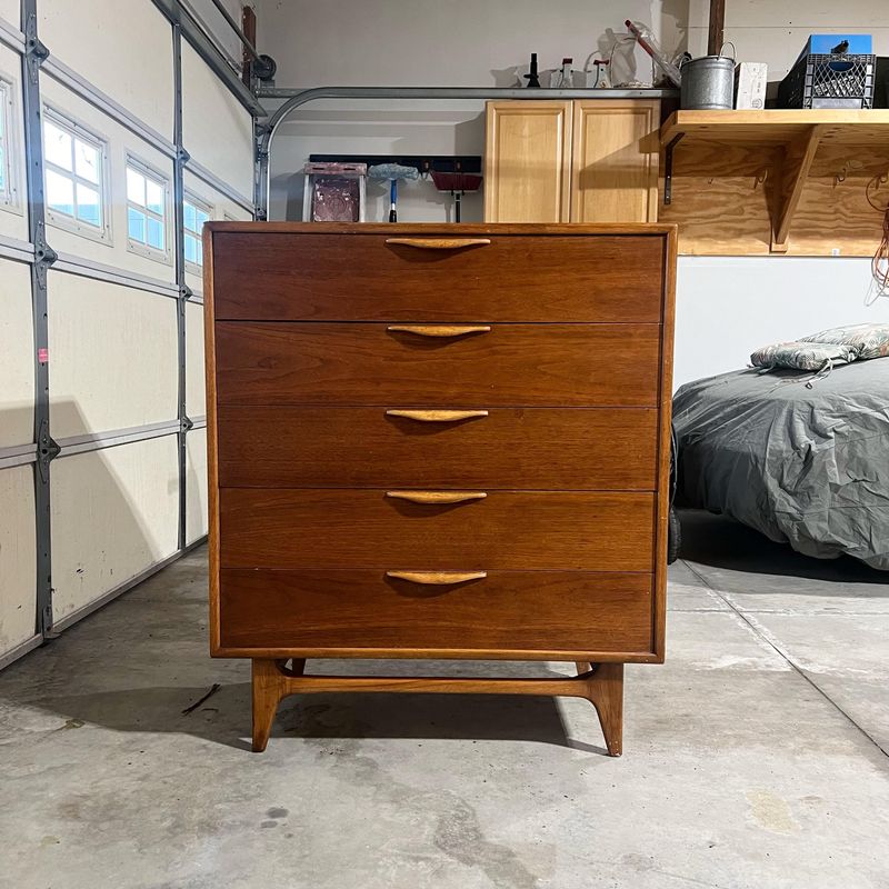 Solid Wood Dressers