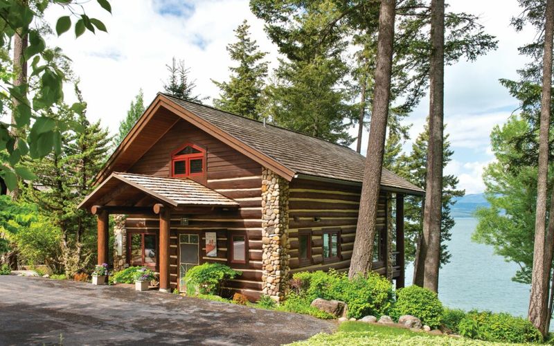 Wisconsin's Best-Kept Secrets, 8 Timeless Curb Appeal Styles - Decor Hint Rustic Log Cabins