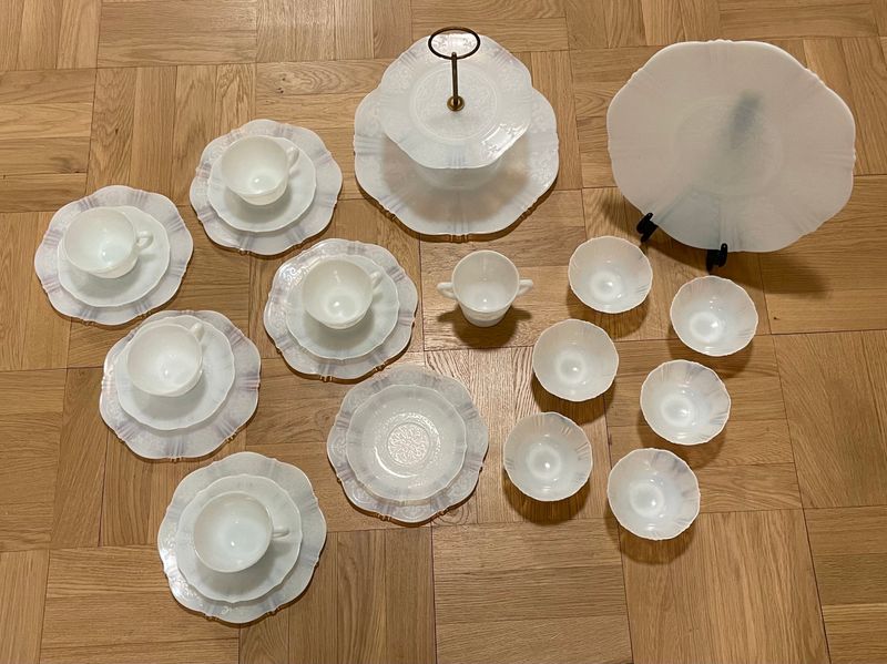 5 Depression Glass Patterns Collectors Avoid (Plus 3 That Still Go Unwanted) - Decor Hint MacBeth-Evans American Sweetheart In Monax