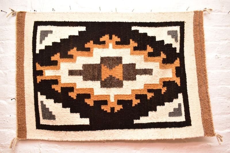 What's Hot (And Not) In New Mexico Antiques: 8 To Keep, 6 To Cash In Now - Decor Hint Vintage Navajo Rugs And Textiles
