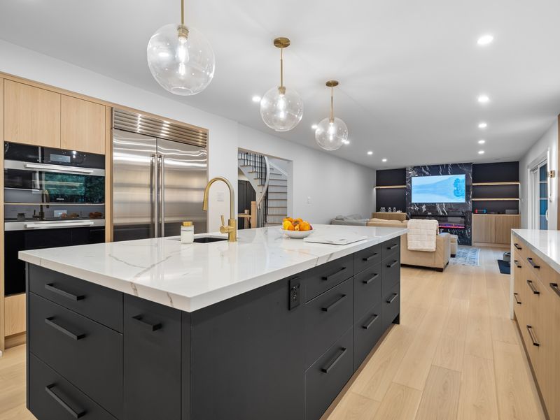 You'll Spot These 10 Kitchen Layouts In Every Stylish California Home - Decor Hint Double Islands For Serious Entertainers