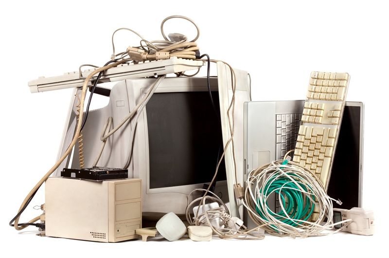 9 Things That Have No Business In Your Home And 9 You Should Invest In - Decor Hint Outdated Electronics and Their Cords