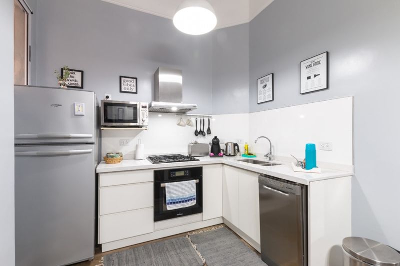 14 Kitchen Deal-Breakers That Make Colorado Homebuyers Run For The Hills, Interior Designers Reveal What To Avoid - Decor Hint Countertop Claustrophobia