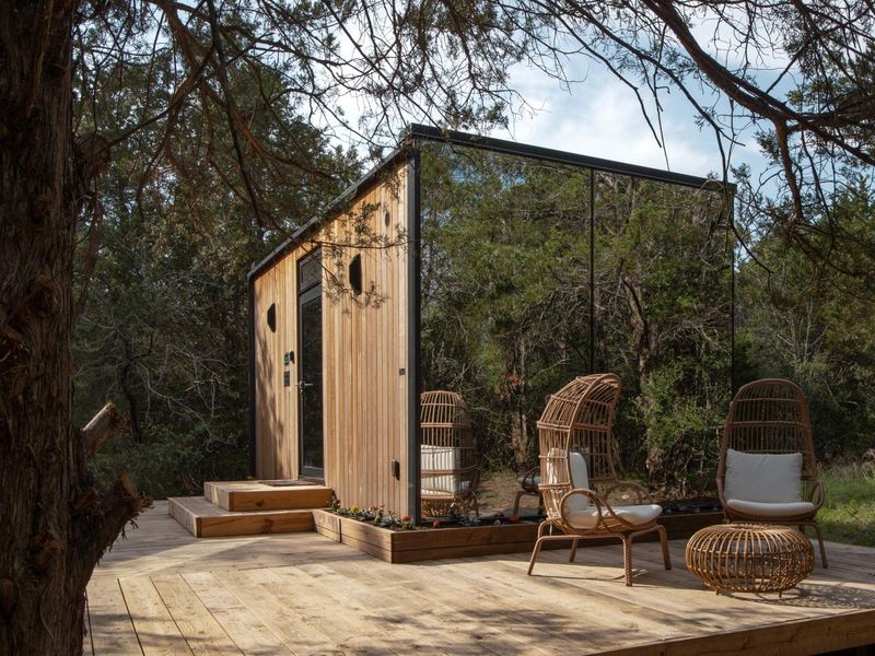 Try To Spot These 13 Magnificent Mirror Houses In The US - Decor Hint The Mirror Box House, Austin, TX