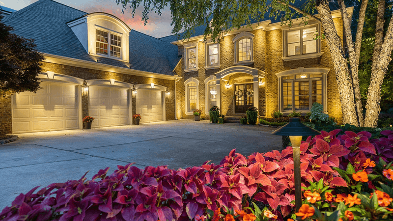 10 Landscaping Projects That Don’t Pay Off, According To Real Estate Pros (And 8 That Totally Do) - Decor Hint Extensive Outdoor Lighting Systems