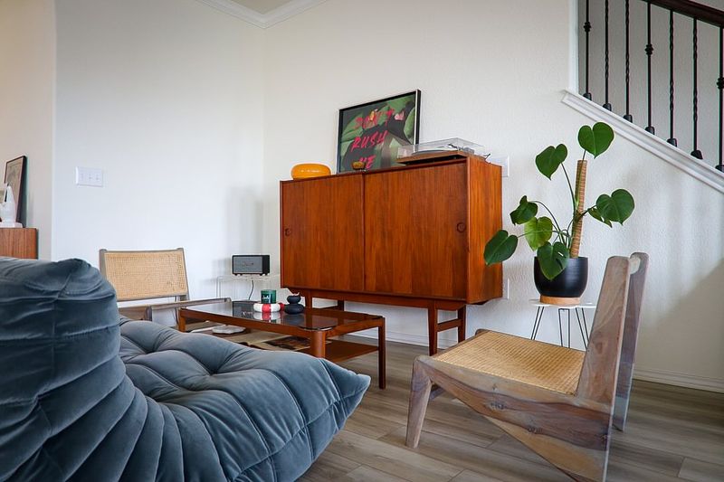 5 Interior Pieces To Avoid And 5 That Designers Say Are Here To Stay - Decor Hint Timeless: Vintage Furniture Pieces