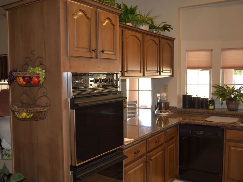9 Cheap-Looking Kitchen Features To Avoid In Arizona, And 9 That Wow Buyers - Decor Hint Brown-On-Brown Color Schemes