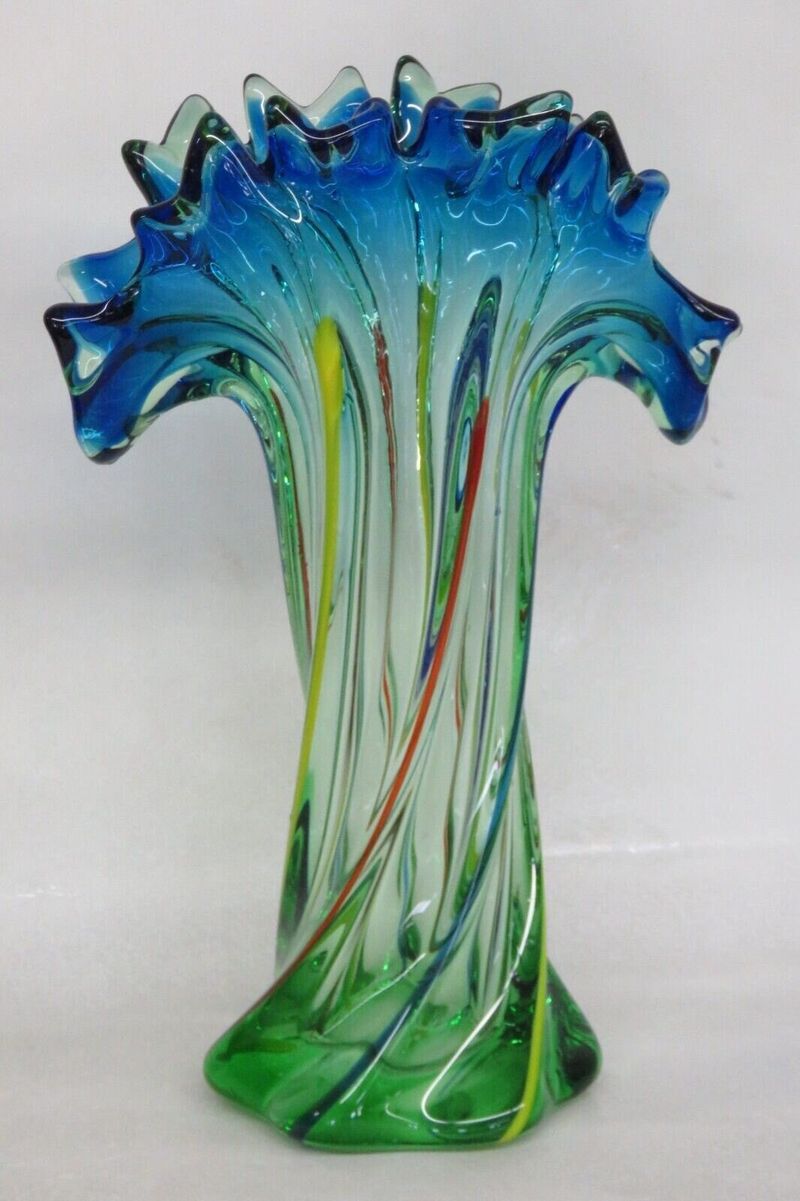 12 Vintage California Home Décor Pieces That Aren't Worth a Dime (And 5 That Still Shine) - Decor Hint Hand-Blown Glass Vases