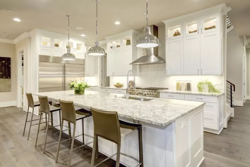 16 Kitchen Design Mistakes That Push Buyers Away In Washington Say The Pros - Decor Hint Poor Lighting Layout