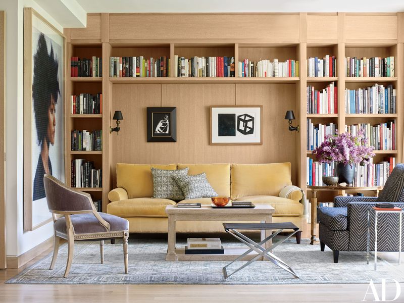 21 Clever Ways To Update Your Living Room Without Replacing The Furniture - Decor Hint Style Your Bookshelves