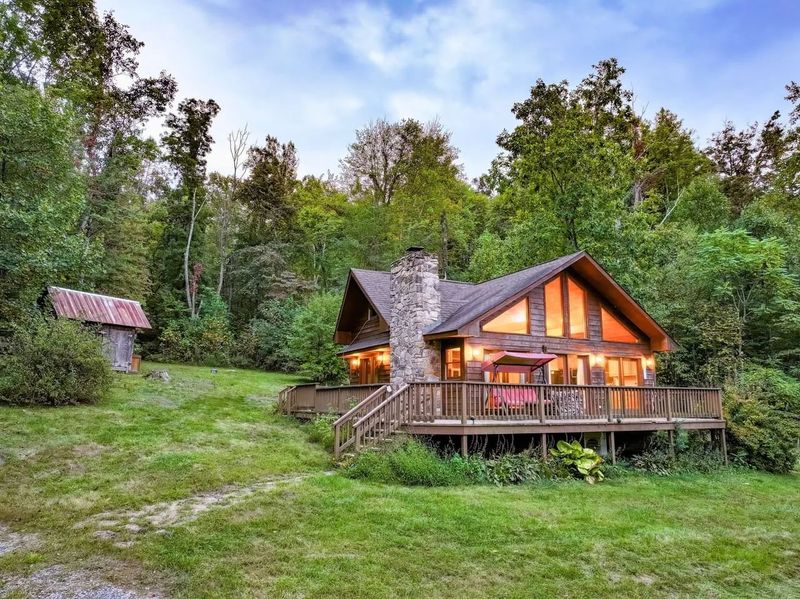3 Properties In Virginia That Could Lose Value And 9 That Are Set To Boom By 2025 - Decor Hint Remote Rural Properties