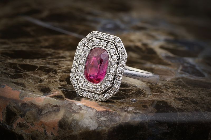 20 Types Of Antiques That Only Get More Valuable Over Time, According To Professionals - Decor Hint Art Deco Jewelry