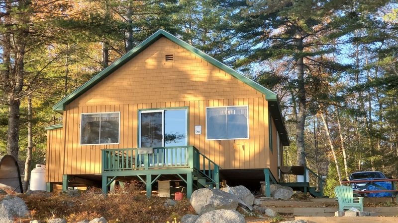 25 Secluded Mansions In Maine With Unforgettable Settings - Decor Hint Katahdin Lodge, Millinocket region