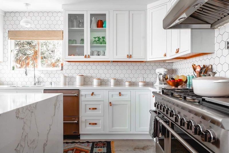 How To Upgrade Your Kansas Kitchen: 9 Things That Bring It Down (And 10 That Lift It Up) - Decor Hint Over-The-Top Cabinet Hardware That Doesn't Match