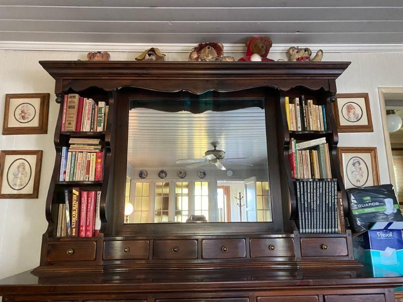 36 Antiques Are Not Worth A Penny Nowadays, For Real - Decor Hint Heavy Wooden Furniture
