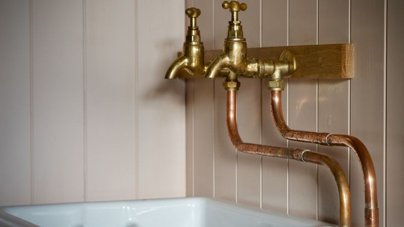 28 Industrial Decorating Ideas For The Whole House - Decor Hint Exposed Plumbing Fixtures
