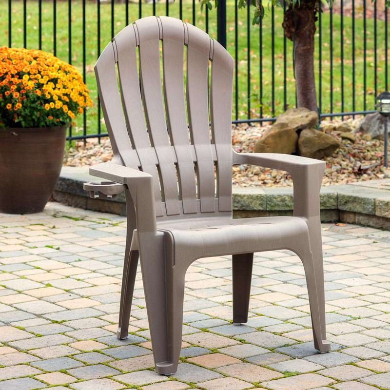 The 9 Outdoor Pieces Rhode Island Pros Nix And 8 That Belong On Your Porch - Decor Hint Plastic lawn chairs (nix)