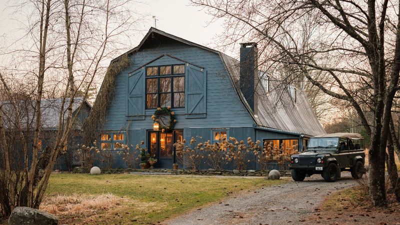 6 Types Of New York Homes Predicted To Drop In Value By Late 2025 (And 6 That Will Surge) - Decor Hint Large Rural Estates In Upstate NY
