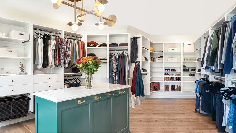 10 Quick Home Staging Tips From Arizona - Decor Hint Showcase Storage Solutions