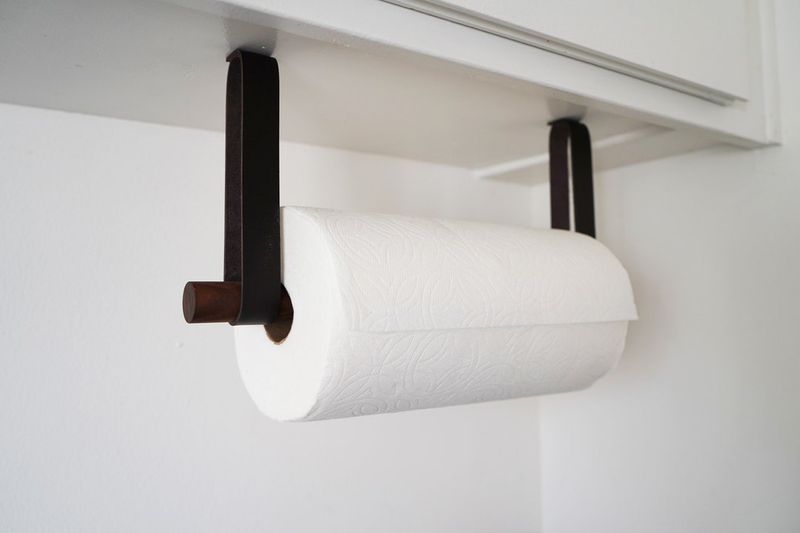 32 Things In Your Kitchen Illinois Designers Believe Diminish Your Home's Elegance - Decor Hint Visible Paper Towel Rolls