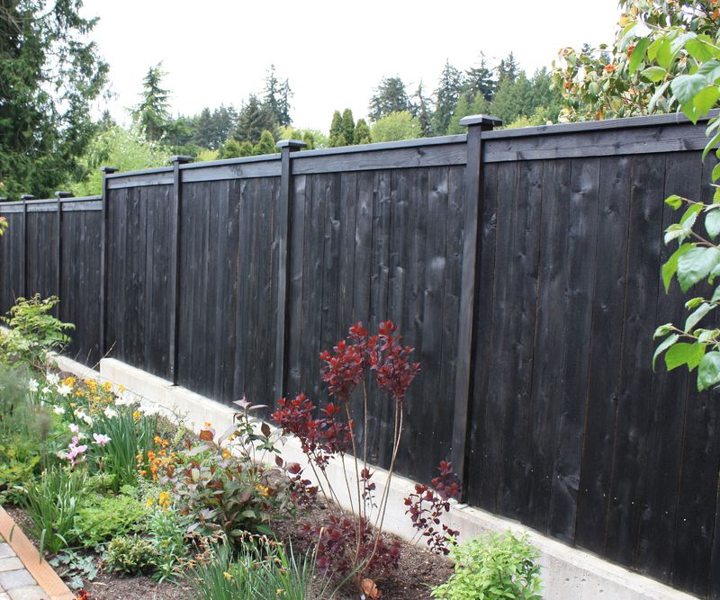 13 Yard Features That Could Soon Be Banned In U.S. Neighborhoods - Decor Hint Tall Privacy Fences