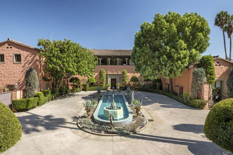 4 Old-Hollywood Mansions That Still Inspire And 3 That Didn't Age Well - Decor Hint The Hearst Estate – Beverly Hills