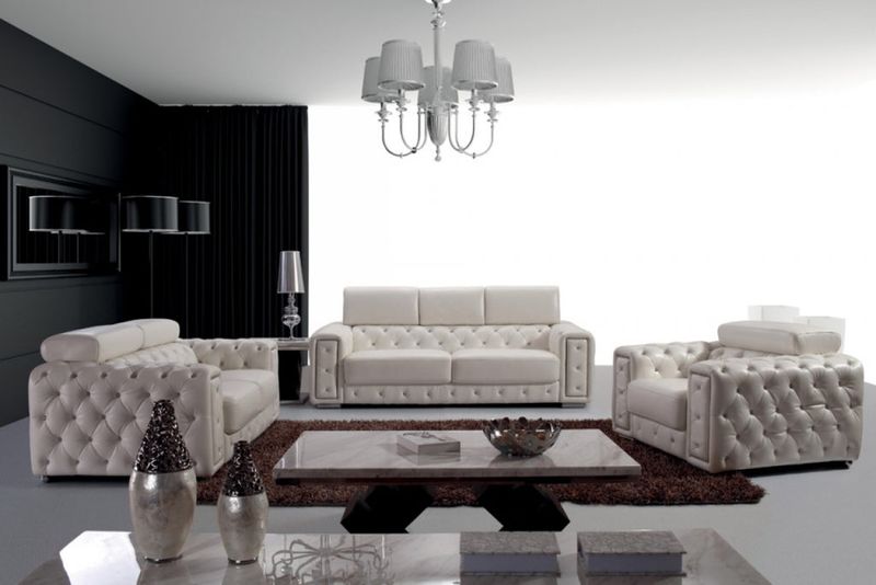 22 Living Room Features That Are Super Outdated, According To Designers - Decor Hint Tufted Furniture With Crystals