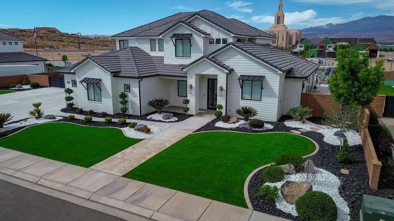 18 Features Buyers Are Starting To Avoid In Modern Homes - Decor Hint Overdone Landscaping