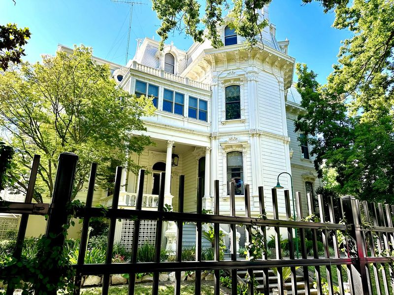 Second Empire/Italianate: Mansard Magnificence