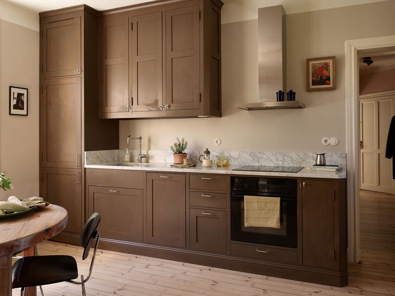 Kitchen Paint Colors That Designers Say To Skip - Decor Hint Muddy Beige-Brown
