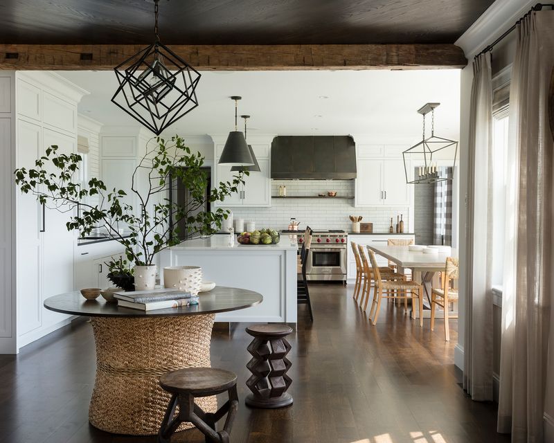 13 Design Features In Utah Homes That May Fade Away - Decor Hint 1990s Farmhouse Style